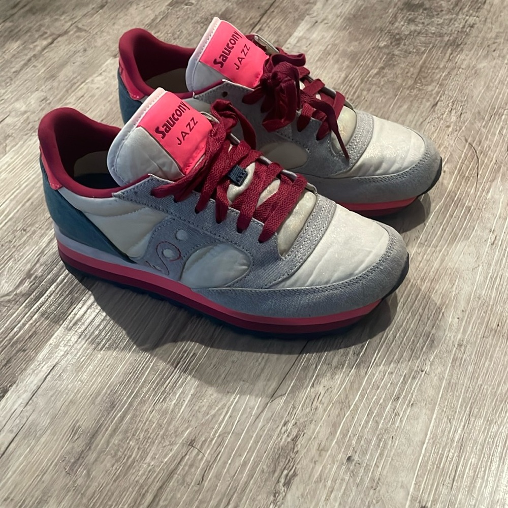 Saucony jazz shoes, denim Ish color with maroon and pink hardly ever worn